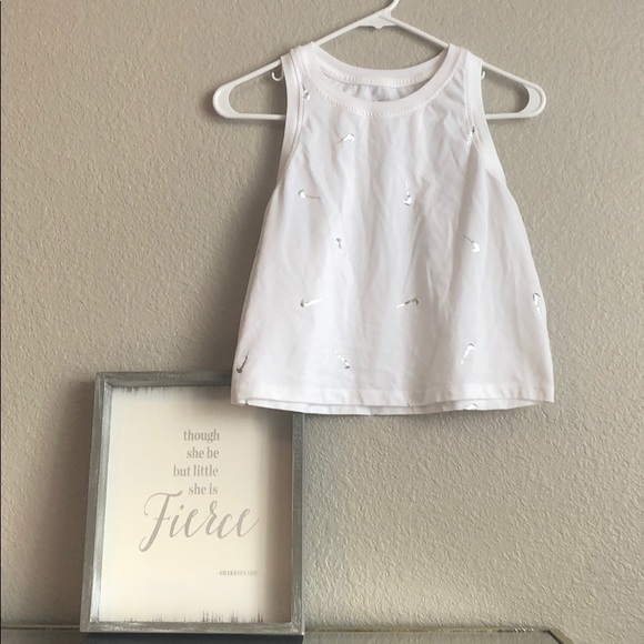 Nike Tops - EUC NIKE CROP